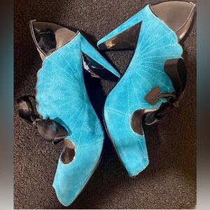 Poetic Licence Women's Kiss and Tell Leather Suede Peep-Toe Heel Women's Size 7M